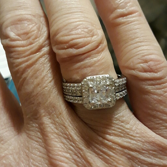 SIMULATED SILVERTONE SET OF RINGS - Picture 7 of 7